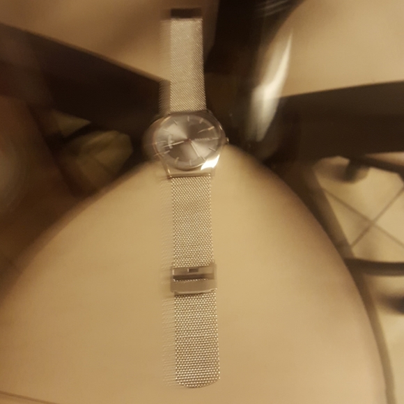 Skagen watch. Large face. Silver mesh band. - Picture 3 of 3